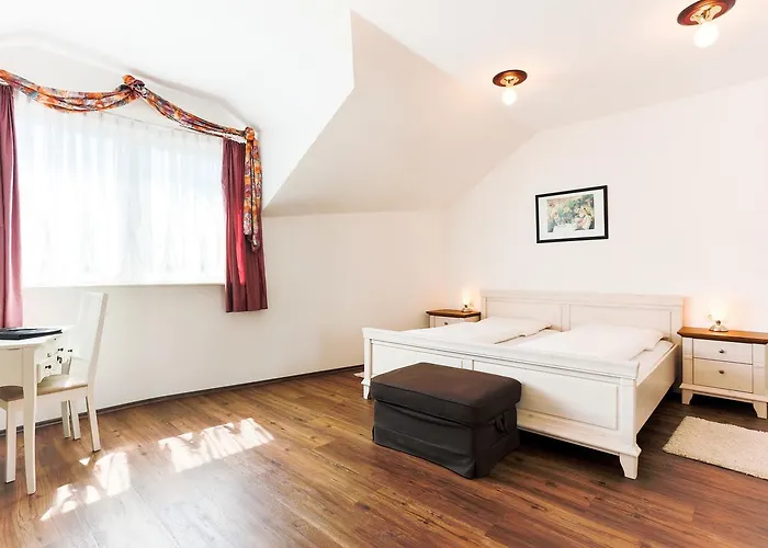 Sattelbogener Hof 3*