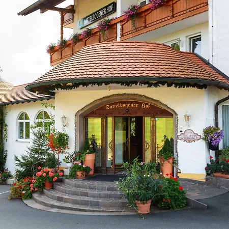 Sattelbogener Hof