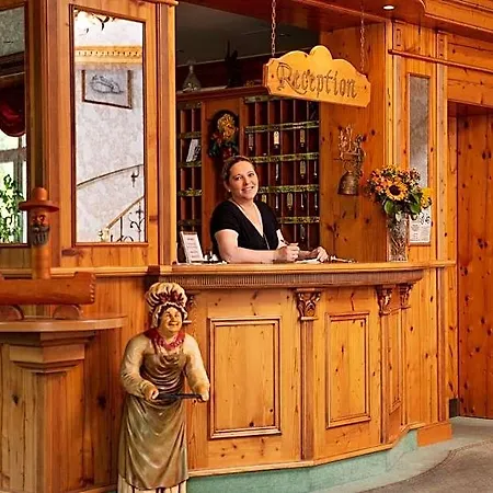 Hotel Sattelbogener Hof 3*
