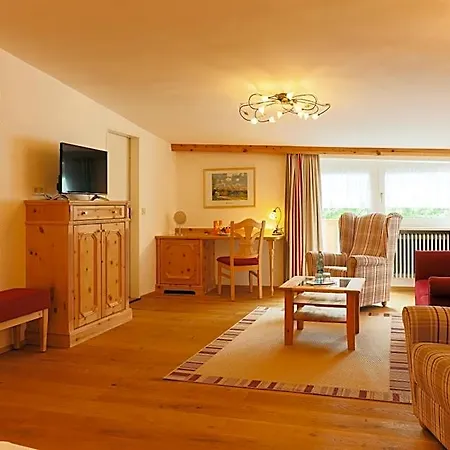 Sattelbogener Hof Hotel 3*