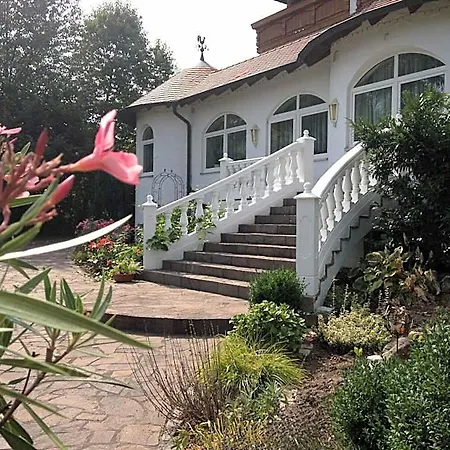 Sattelbogener Hof