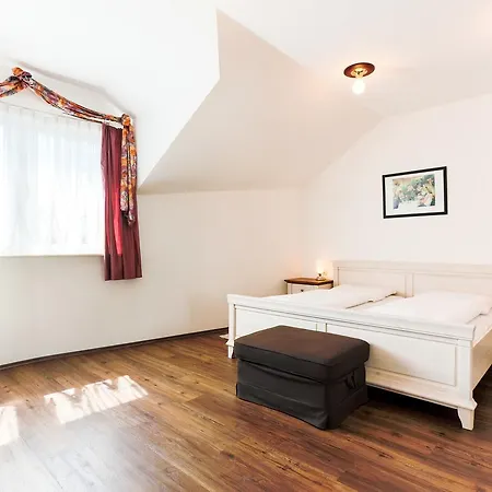 Sattelbogener Hof 3*
