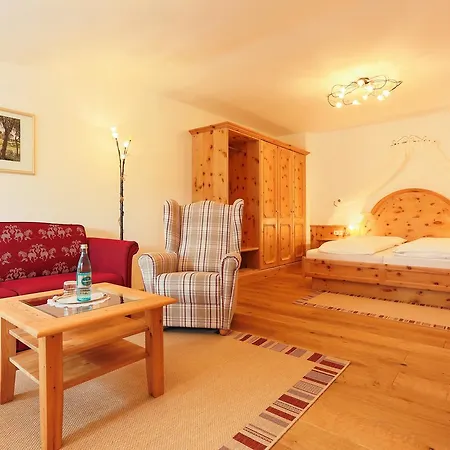 Sattelbogener Hof Hotel 3*