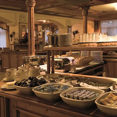 Sattelbogener Hof Hotel 3*