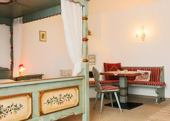 Отель Sattelbogener Hof Traitsching